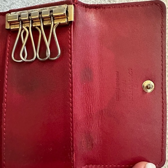 Louis Vuitton Red Vernis Key Holder GUC - Picture 9 of 11